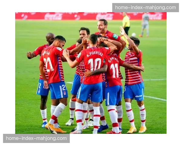 战术深度复盘：利用球员追踪数据，可视化呈现格拉纳达五后卫防线是如何被频繁打穿的