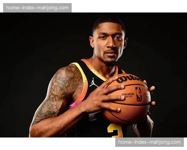 明星球员因脚踝伤势，预计将影响其近期外线接球投篮表现